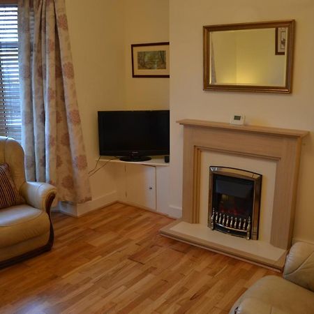 Entire 3 Bedroom House Near Caerphilly Station Экстерьер фото