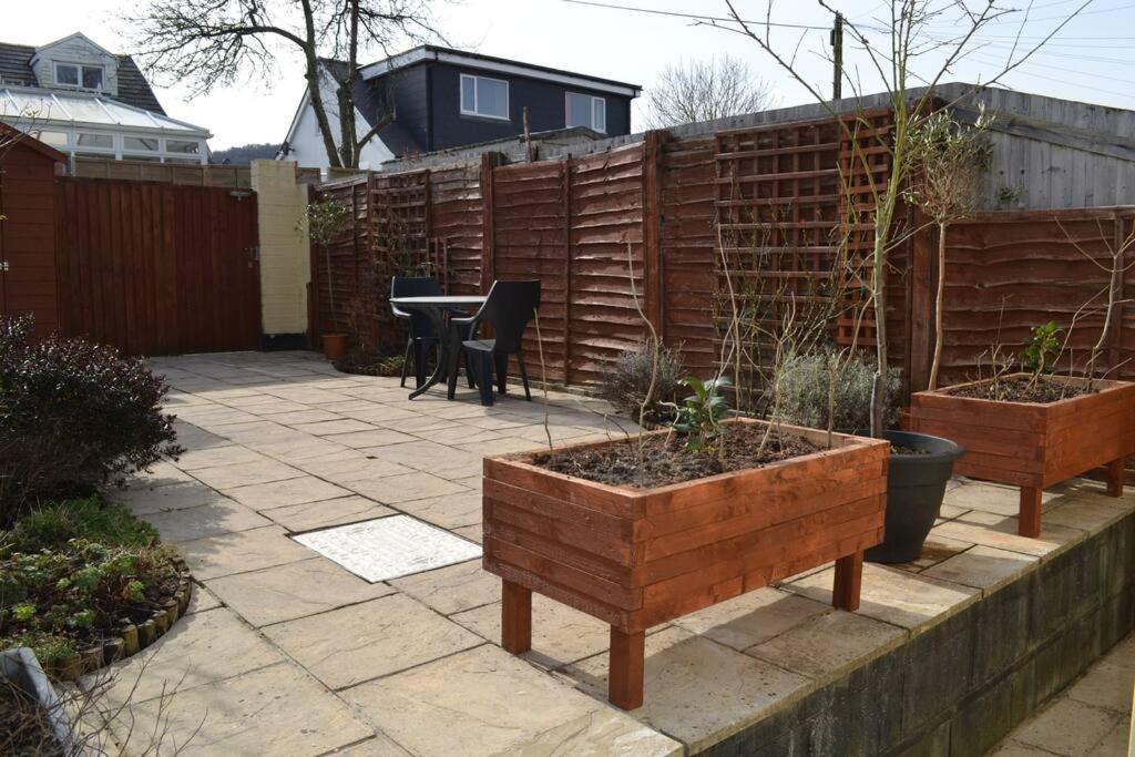 Entire 3 Bedroom House Near Caerphilly Station Экстерьер фото