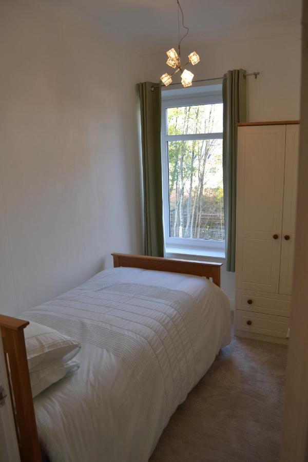 Entire 3 Bedroom House Near Caerphilly Station Экстерьер фото